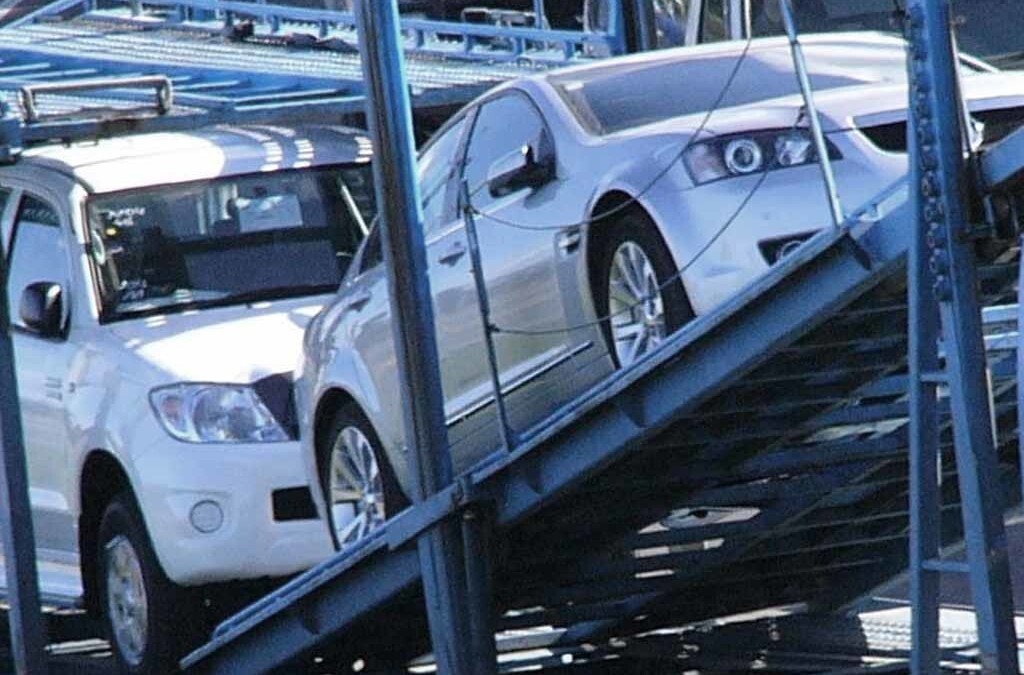 Brokers Vs. Carriers in Auto Transport
